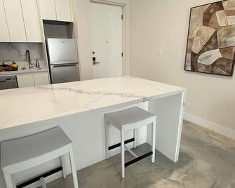 The Cozy Luxe Retreat Condo - Nassau - Kitchen