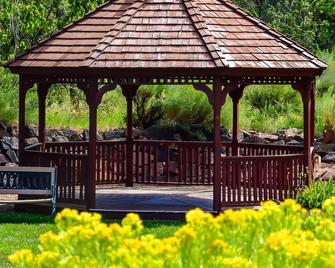 1-BD Condo near Plaza at Fort Marcy Hotel Suites by All Seasons Resort Lodging - Santa Fe - Patio
