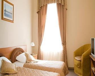 Nevsky Guest House - Pietari - Makuuhuone