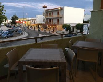 B&B La Giara - Torre Lapillo - Balcone