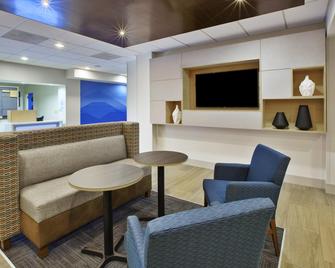 Holiday Inn Express & Suites Manchester-Conf Ctr(Tullahoma) - Manchester - Area lounge
