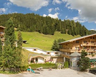 Mountainclub Hotel Ronach - Wald Im Pinzgau - Budynek