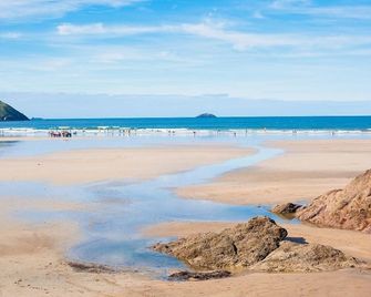 Sunrise Cottage - Padstow - Beach