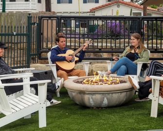 Ith Santa Barbara Surf Hostel - Santa Barbara