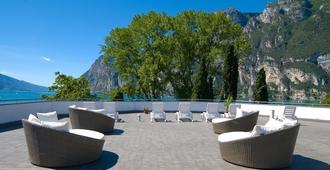 Hotel Oasi Wellness & Spa - Riva del Garda - Balcón