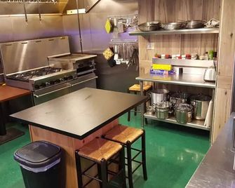 Moose Creek Lodge Great for Large Groups! - Eustis - Kitchen