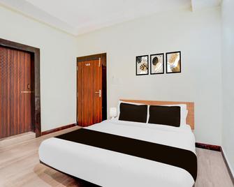 OYO Flagship 39786 Oxy Royal Residency - Ranchi - Bedroom