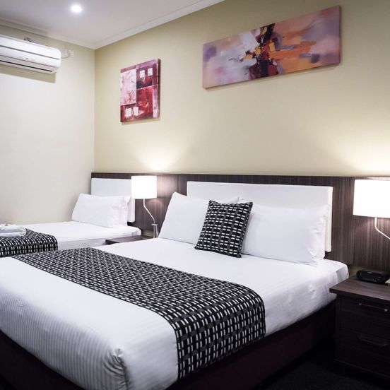 Best Western Airport Motel and Convention Centre image 1