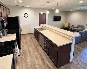 The Beatrice Beauty – Cozy 2BR Retreat Perfect for Families or Friends - Beatrice - Küche