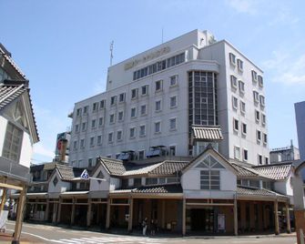 Takada Terminal Hotel - Jōetsu - Building