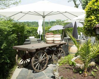 Auberge des Grands Bois - Allaman - Innenhof