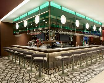 Courtyard by Marriott Montreal Laval - Laval - Bar