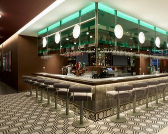 Courtyard by Marriott Montreal Laval - Laval - Bar