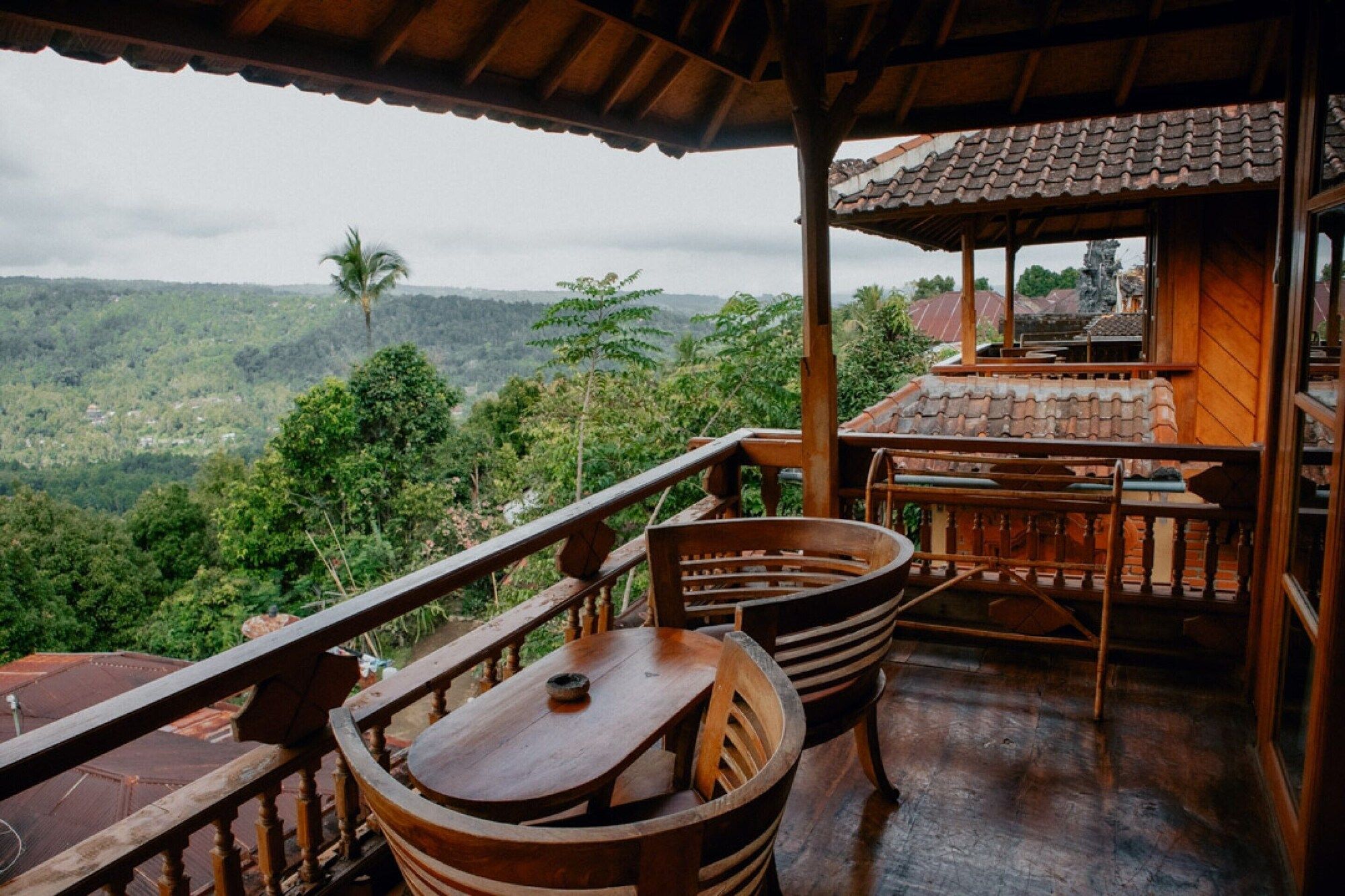 Puri Sunny Guesthouse - Banjar - Balcony