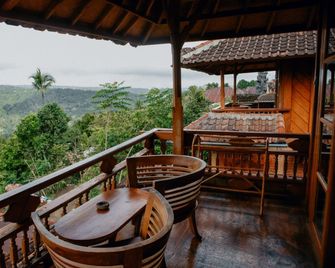 Puri Sunny Guesthouse - Banjar - Balcony