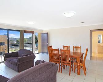 Amberoo Apartments Tamworth - Tamworth - Dining room