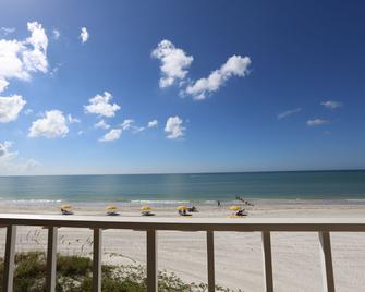 Shoreline Island Resort - Exclusively Adult - Madeira Beach - Beach