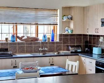 Children-friendly charming house with barbeque & garden | Close to the beach | Pets allowed - Kenton on Sea - Keuken