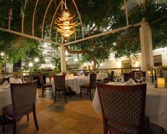 Embassy Suites by Hilton Birmingham - Birmingham - Restaurant