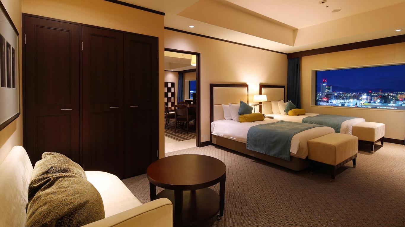 إيه إ إيه كراوان بلازا أوكاياما باي آيتش جي