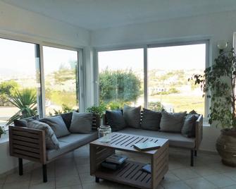 تشاريسي هوتل - ميكونوس - غرفة معيشة