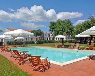 Hotel Su Baione - Abbasanta - Pool