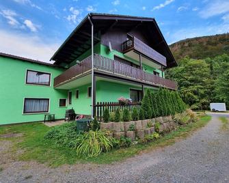Holiday Home 'Ferienhaus Erika' with Private Terrace, Private Garden and Wi-Fi - Zorge - Building