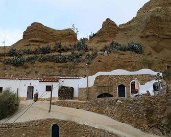 Solano Gorafe Cave - Gorafe - Edificio