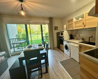 Plein center Loudenvielle, lgt 5 pers tout équipé + wifi CLASSE 3 - Loudenvielle - Cuisine