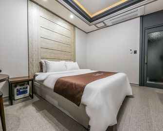 Kyeryong Hotel Kyeryong - Daejeon - Bedroom