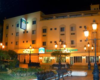 Hotel Provincia Express Minatitlán - Minatitlán - Edifício