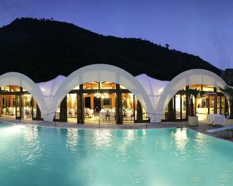 Hotel Lago Bin - Rocchetta Nervina - Piscina