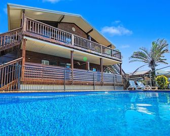 Boat Harbour Studio Apartments and Villas - Hervey Bay