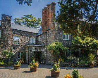 The Priory Hotel And Restaurant - Newport - Budova