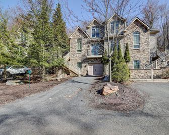 Pocono Retreat -1 Mile to Lake and Skiing - Lake Harmony - Building