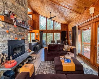 Stonewood Lodge | Lake Access | Arcade Game Room - Albany - Sala de estar