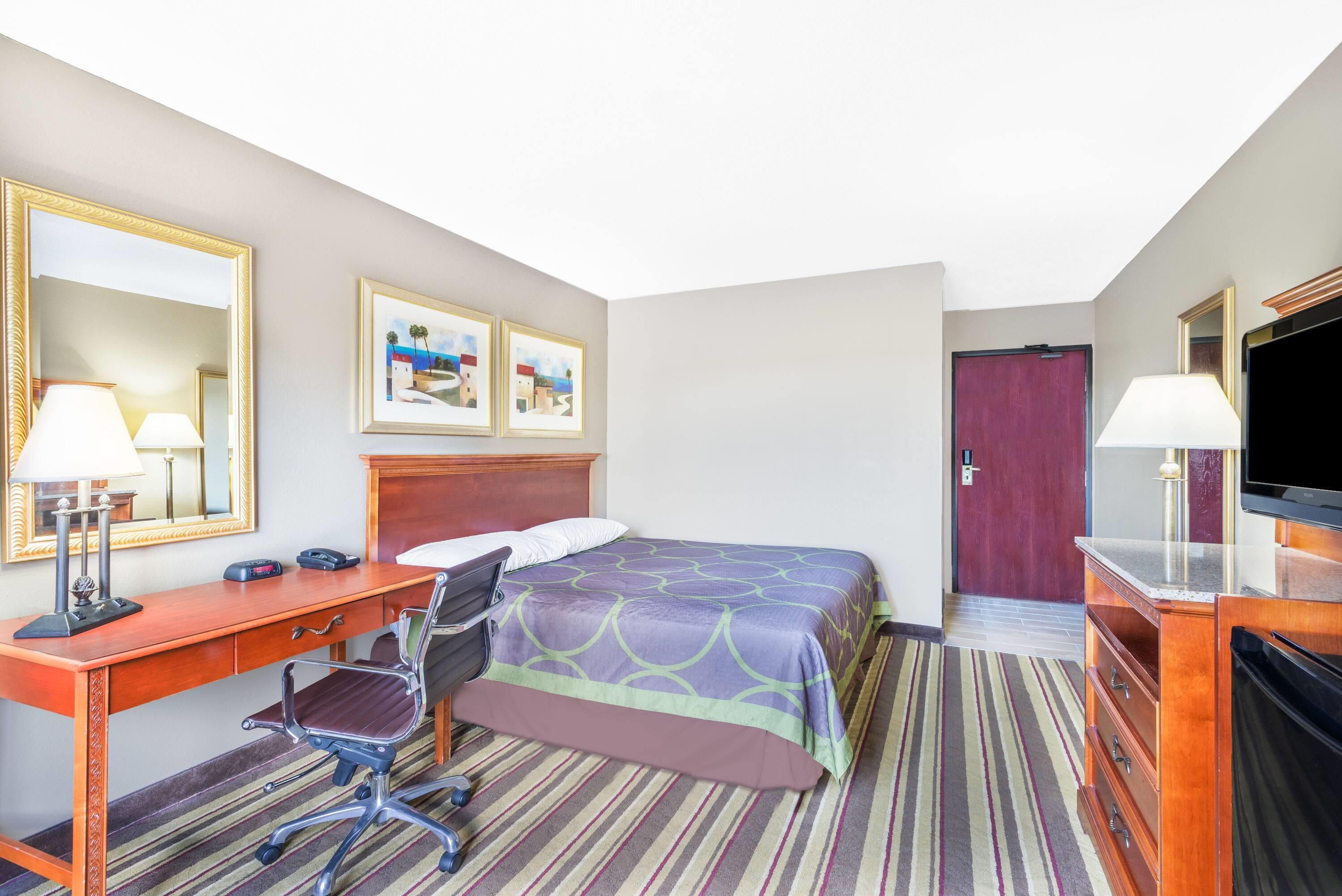 Super 8 by Wyndham Tilton/Lake Winnipesaukee - Tilton - Slaapkamer