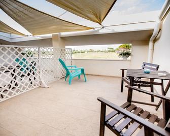 Kaary Bellavita Superior Room - Marzamemi - Balcón