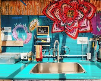 The Nest: Tiny home - Colorado City