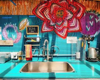 The Nest: Tiny home - Colorado City