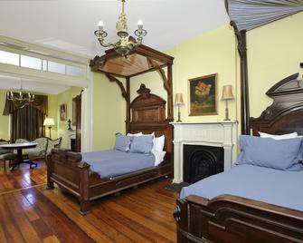 Lamothe House - New Orleans - Bedroom