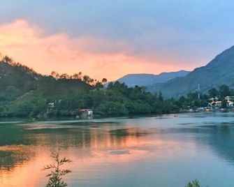 The Lake Heritage @Bhimtal Lake - Bhimtal - Außenansicht