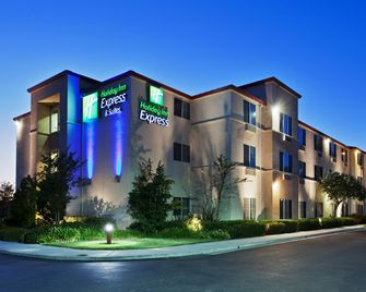 Holiday Inn Express & Suites Tracy By IHG - Tracy - Gebäude