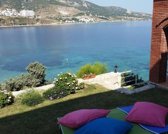 Reyhan Hotel - Karaburun - Балкон