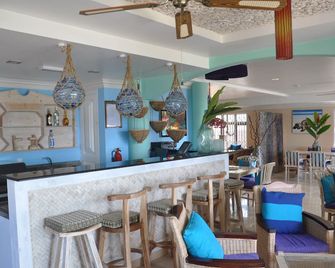 Le Relax Beach House - La Digue Island - Bar