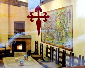 Albergue Santo Tomás de Canterbury - לאון