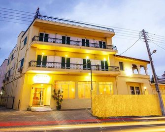 에이글리 호텔 아테네 - 차이다리 - 건물