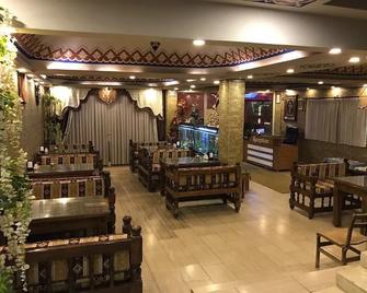 Ahranis Hotel - Edesa - Restaurante