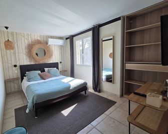 villa air conditioning, heated pool, jacuzzi - - Saint-Maximin-la-Sainte-Baume - Bedroom