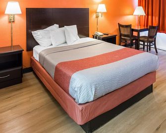 Motel 6-Groton, CT - Casinos nearby - Groton - Bedroom